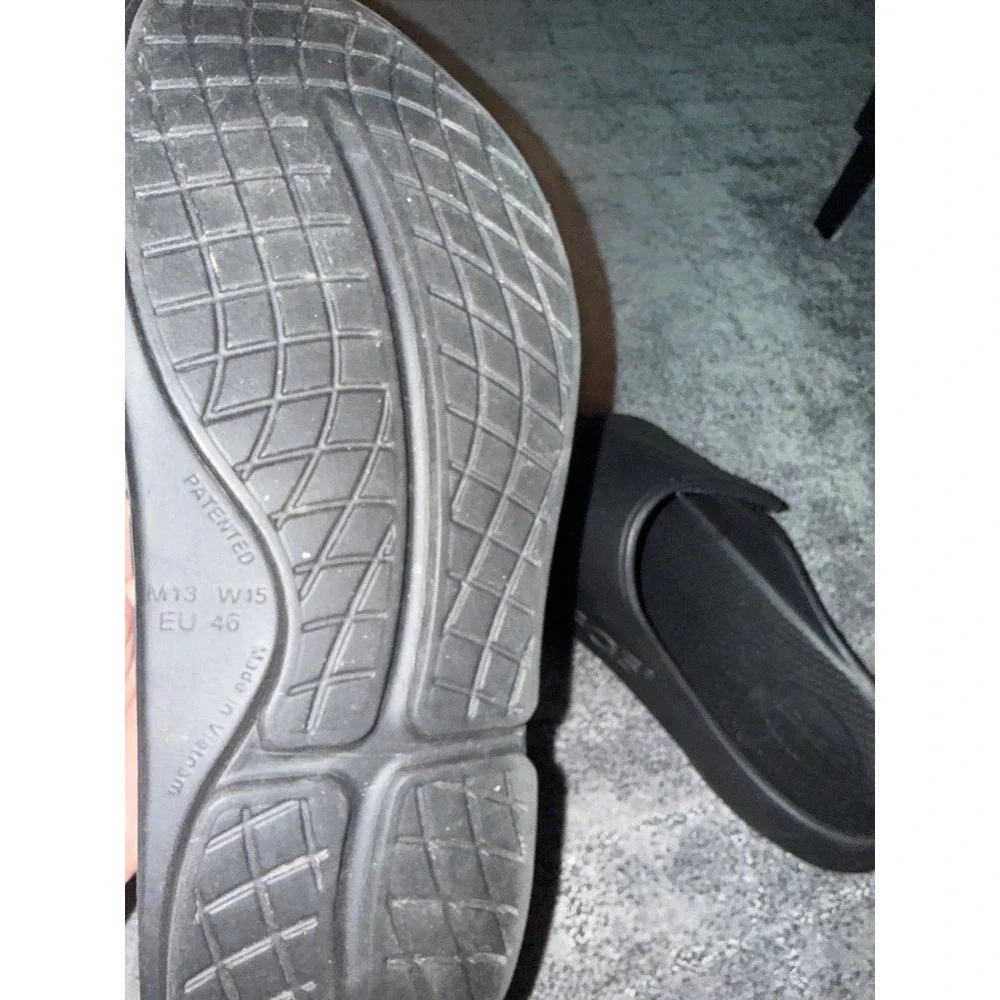 Men's Oofos sandals size 46